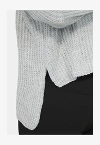 Selezionato, grey