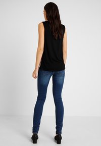 MAMALICIOUS MLLOLA - Traperice uskog kroja - blue denim