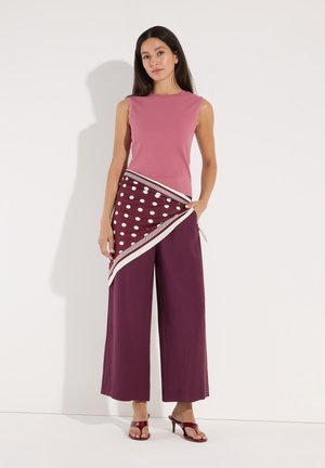 More & More, MORE & MORE GEPFLEGTE, WEITE, VERKÜRZTE HOSE - Trousers - ruby orchid