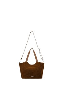 Sac à main en daim marron avec deux poignées courtes et une longue bandoulière ajustable, avec un petit logo argenté à l'avant.