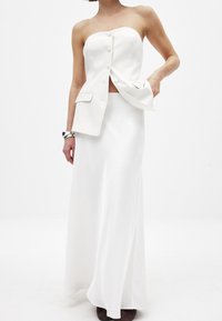 MIT MITTELHOHER TAILLE - Dolgo krilo - offwhite