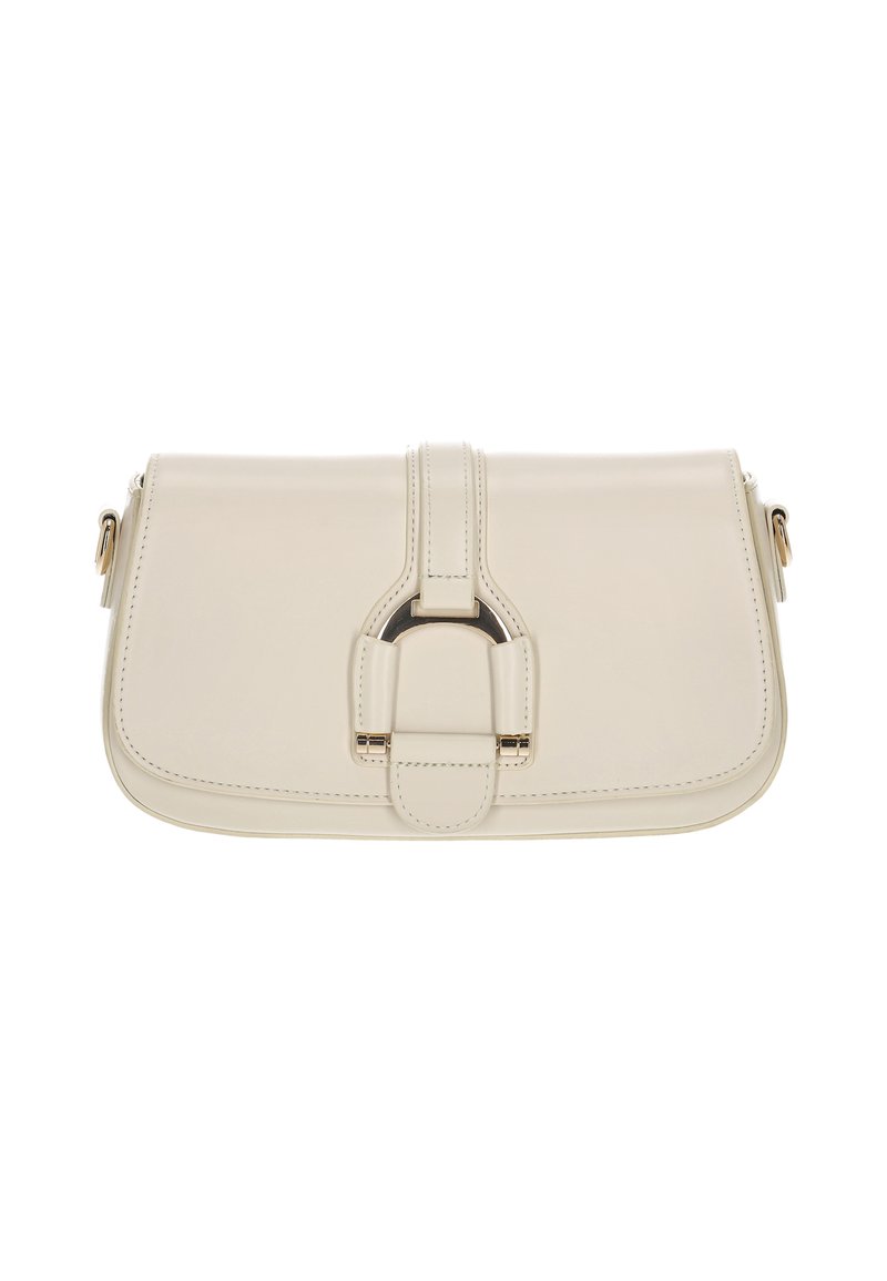 Bolso de mano de cuero beige con forma rectangular, que presenta un detalle central de hebilla, herrajes en tono dorado y sutiles acentos de costura.