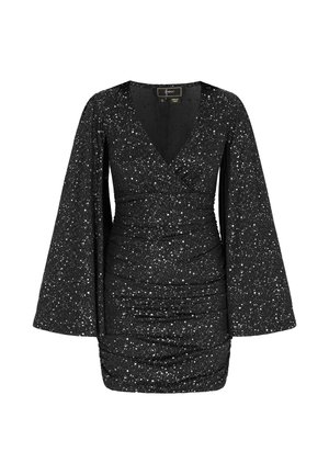 Schwarzes Kleid mit V-Ausschnitt, langen Glockenärmeln und taillierter Silhouette. Der Stoff hat ein glitzerndes, geflecktes Muster.