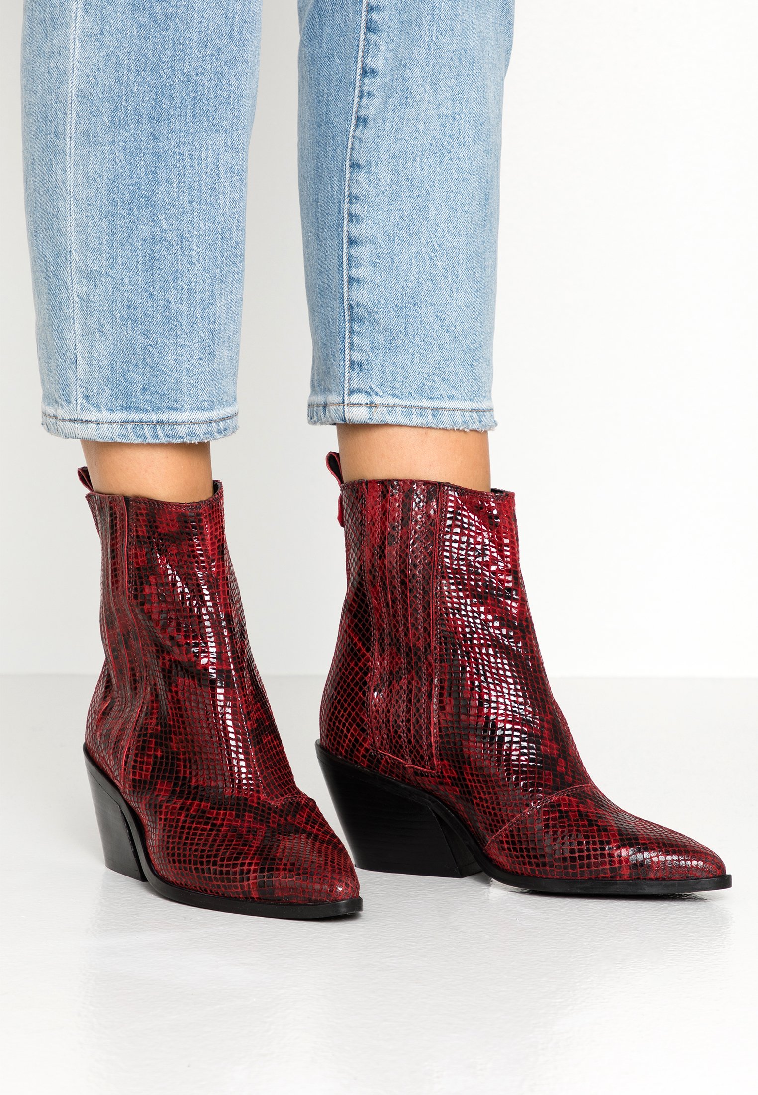 KIOMI Wide Fit Cowboy Bikerlaarsjes burgundybordeauxrood KIOMI Imitatieleren jas burgundybordeauxrood Zalando.nl
