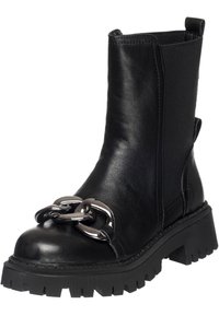 Bottines noires en cuir avec une finition brillante. Présentent une semelle épaisse et un grand accent de chaîne métallique à l'avant.