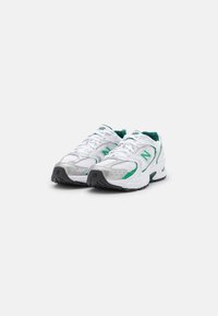 New Balance MR530 UNISEX - Sapatilhas - white/green