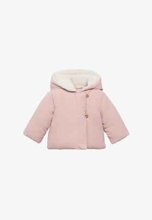 Helles rosa Puffer-Jacke mit einer gemütlichen, weiß gefütterten Kapuze, zwei Holzknöpfen und kurzen, weiten Ärmeln für einen bequemen Sitz.