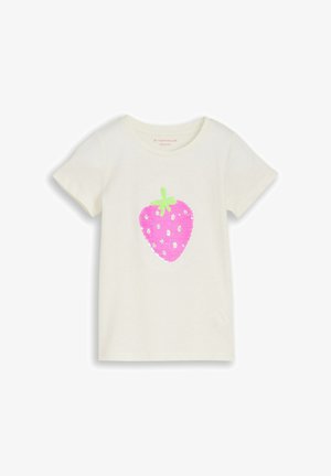 T-shirt enfant à manches courtes couleur crème avec un grand motif fraise rose avec des feuilles vertes sur le devant.