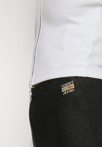 Tommy Jeans PARTY  - Calças - black
