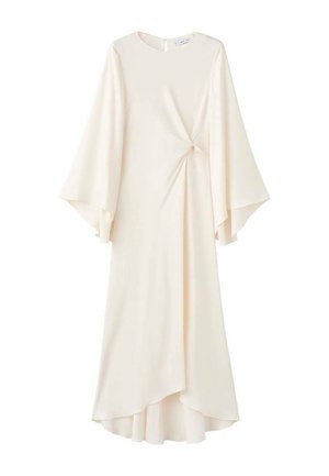 Vestido largo color crema con mangas anchas y fluidas y un detalle de nudo retorcido en la cintura, con un dobladillo asimétrico.
