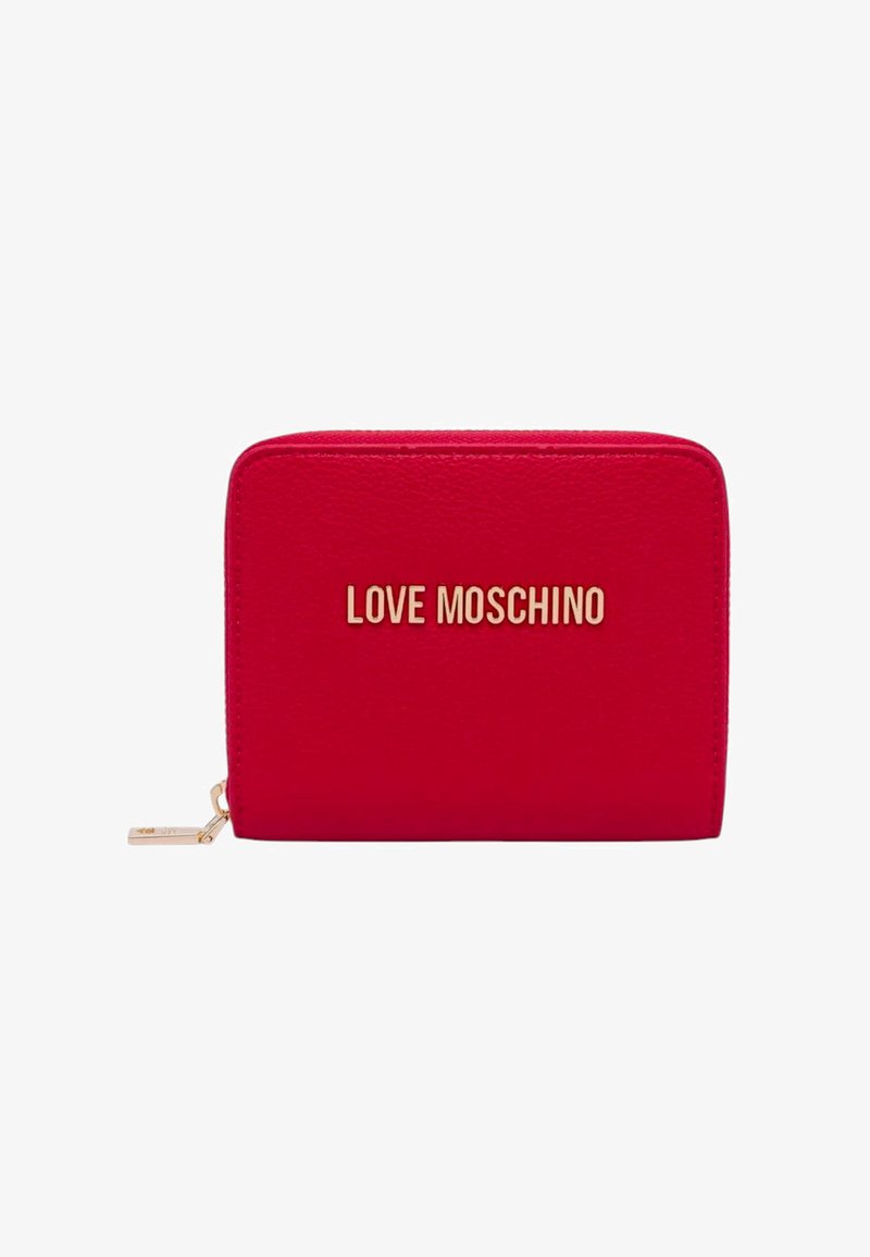 Punane kunstnahast rahakott, millel on lukuga sulgemine, esiküljel kuldset tooni "LOVE MOSCHINO" logo ja sile tekstuur.
