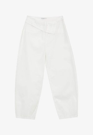 Pantaloni bianchi a vita alta con un design a pannello angolato unico nella parte anteriore, realizzati in un tessuto liscio e leggero. Polsini elasticizzati.