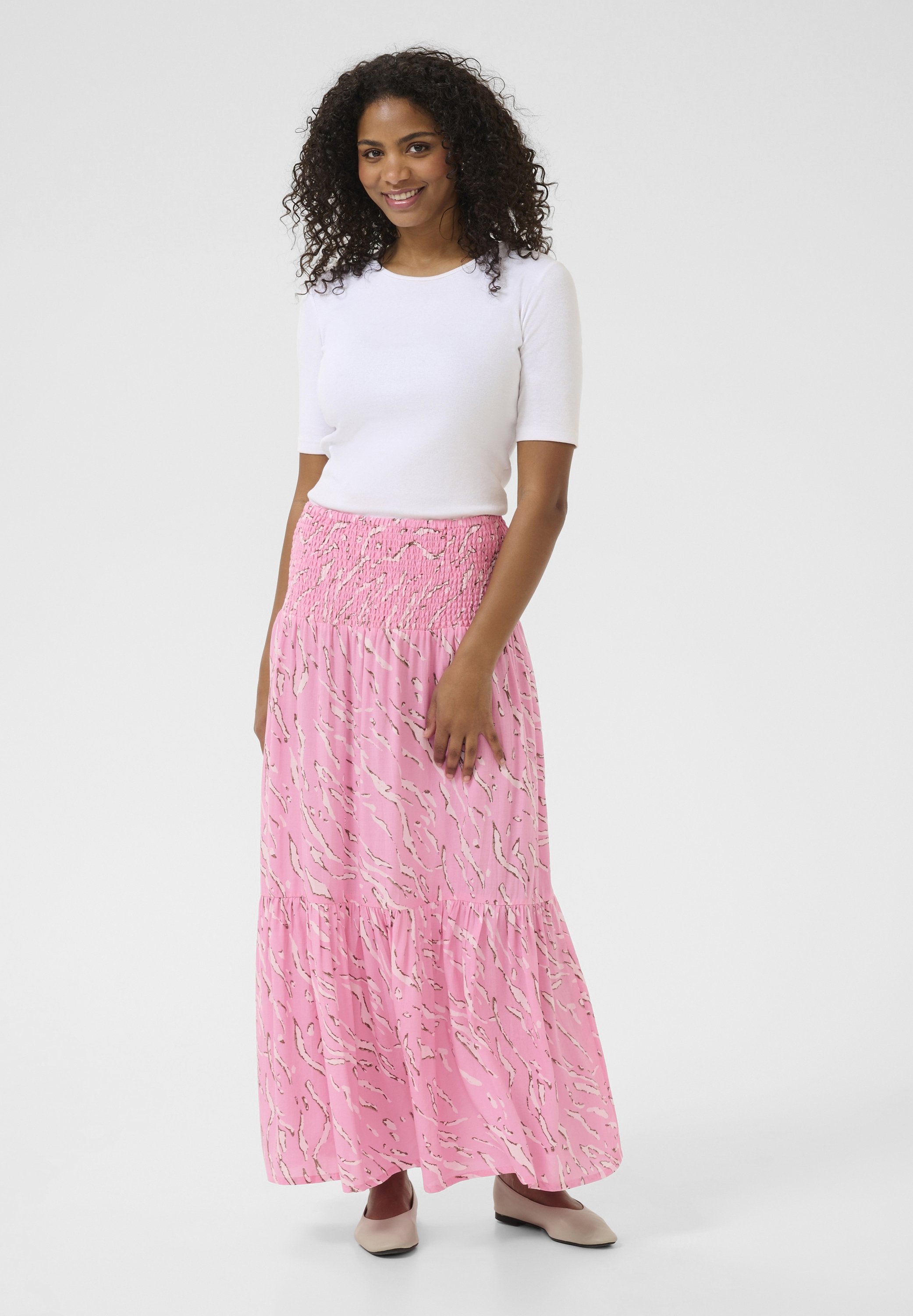 Kaffe KAMAXI SMOCK - Maxi skirt - prism pink w cradle pink aop