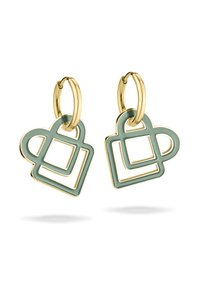 Gouden hoepeloorbellen met een geometrisch ontwerp, voorzien van mintgroene emaille accenten en gelaagde vormen voor extra diepte.