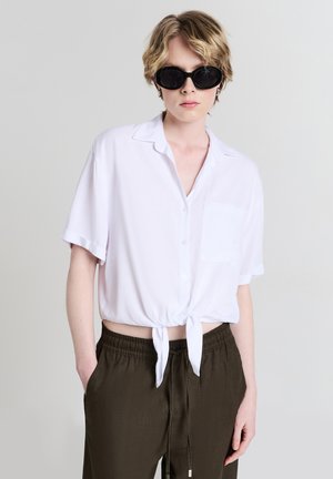 CON NODO - Camicia - bianco ottico