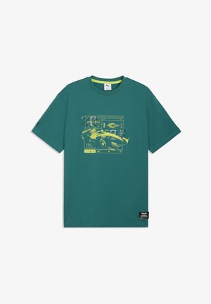 Türkisfarbenes Baumwoll-T-Shirt mit einem gelben Grafikdruck eines Rennwagens, Rundhalsausschnitt, kurzen Ärmeln und einem schwarzen Logolabel am Saum.