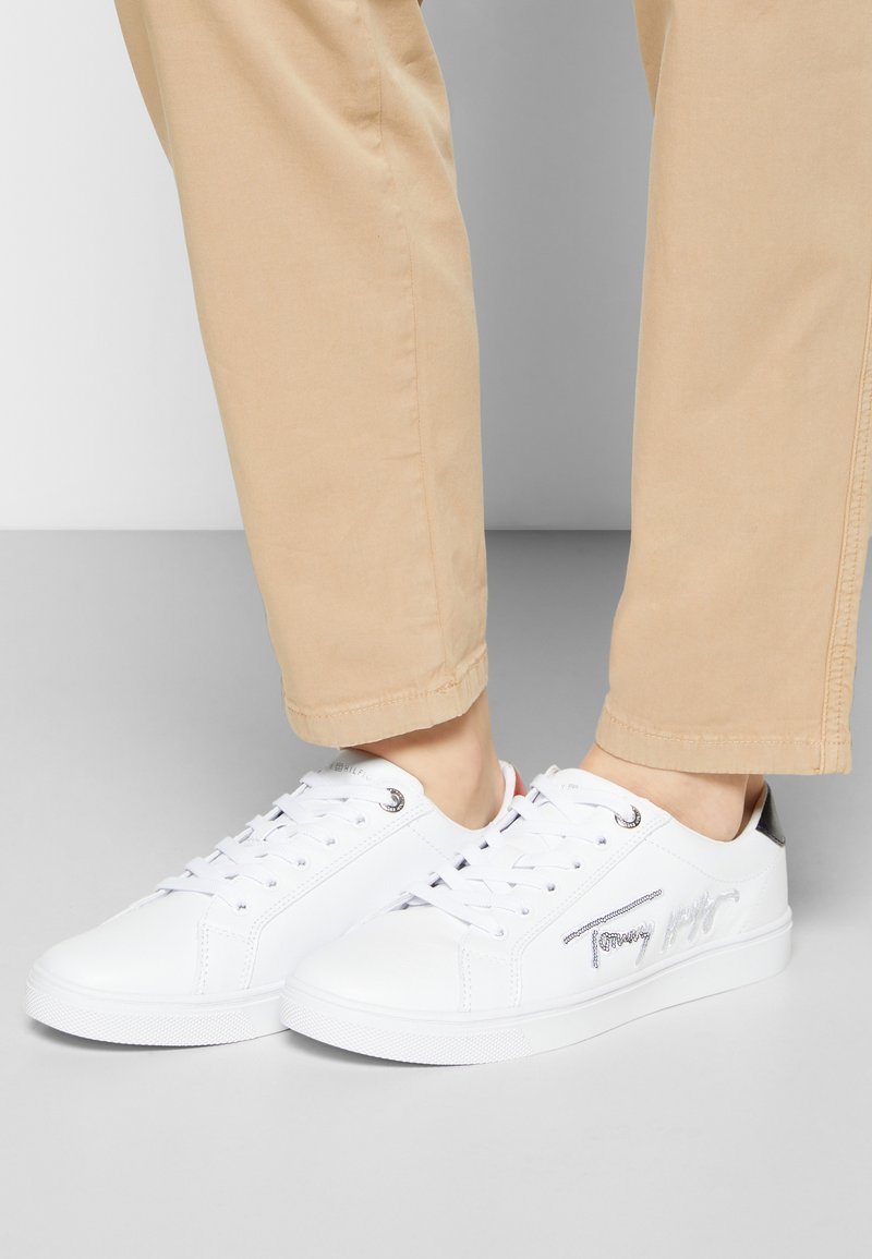 Casual Shoes Tommy Hilfiger Essential Signature Cupsole Trainers