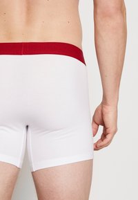 Levi's® SOLID BASIC BOXER 2 PACK - Bokserki obcisłe