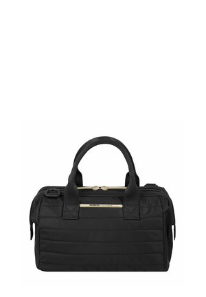 Borsa rettangolare nera con doppi manici, cerniera dorata e piccola targhetta metallica con logo sulla parte anteriore, esposta su sfondo bianco.