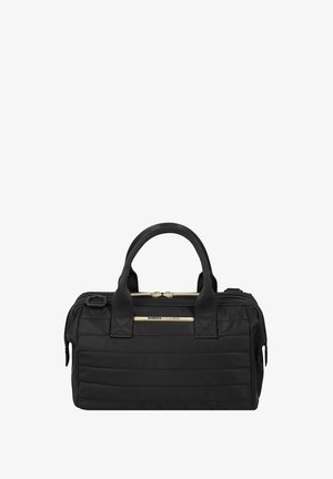 Borsa rettangolare nera con doppi manici, cerniera dorata e piccola targhetta metallica con logo sulla parte anteriore, esposta su sfondo bianco.