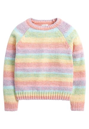 Gruby sweter na drutach z poziomymi paskami w pastelowych kolorach różu, żółci, zieleni, niebieskiego i fioletu, z okrągłym dekoltem i długimi rękawami.