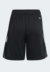 Schwarze Sportshorts mit einem elastischen Bund, versehen mit weißen Seitenelementen und einer glatten, feuchtigkeitsableitenden Stoffoberfläche.