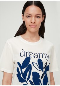 s.Oliver MIT FRONTPRINT - T-shirt z nadrukiem