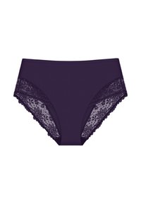 High-waisted paarse slip gemaakt van gladde stof, met ingewikkeld zwart kant aan de zijkanten en een gegolfde rand voor extra detail.