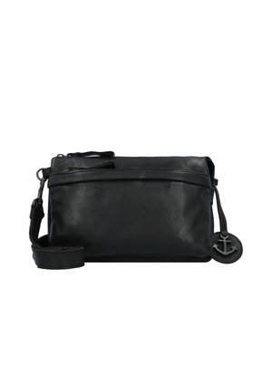 Borsa a tracolla nera in pelle con superficie testurizzata, compartimento principale con zip, tracolla regolabile e dettaglio con ciondolo a forma di ancora.