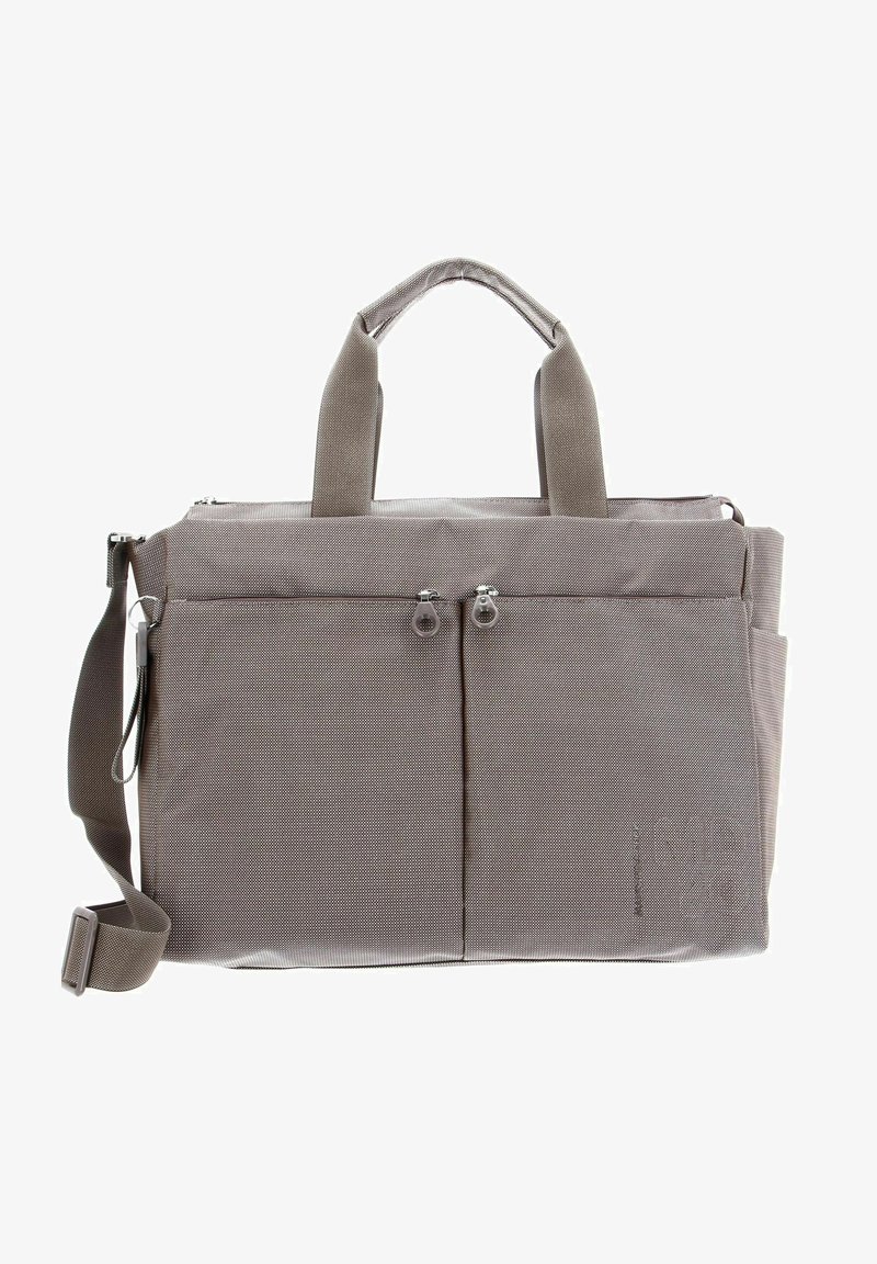 Sac fourre-tout texturé gris avec poignées supérieures doubles, bandoulière ajustable et deux poches frontales zippées. Fabrication en tissu robuste.