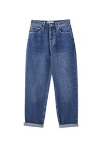 Jean bleu taille haute, coupe droite avec revers roulés, bouton devant, fermeture éclair, passants de ceinture et cinq poches.