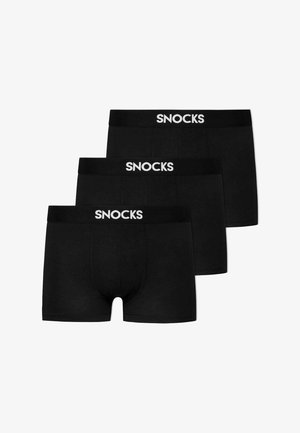 Czarne bokserki w opakowaniu po trzy, wykonane z miękkiego materiału o dopasowanym kroju, z elastycznym pasem z logo "SNOCKS".
