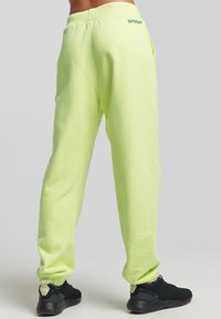 Superdry & Co Trainingsbroek - yellow