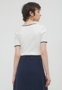 Calliope T-shirt basic - bianco