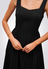 Cupshe CAPTIVATING A LINE SQUARE NECK MIDI  - Robe de jour - black