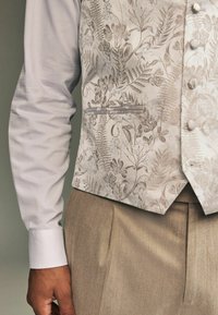 Next OCCASION  - Vestă - champagne gold leaf