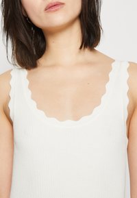JDY JDYNANNA SCALLOP EDGE - Top - cloud dancer