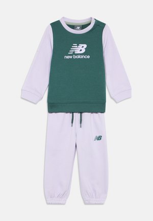 SET - Φόρμα - new spruce