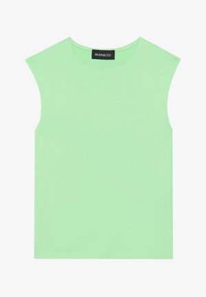 Roheline ilma varrukat top, mis on valmistatud pehmest ja elastsetest kangast, millel on ümmargune kaelus ja puhas õmblus. Minimalistlik disain ilma mustriteta.