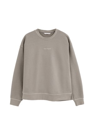 Lysebrun crewneck sweatshirt med lange ærmer og teksten "Polo Club" centreret på brystet i lille hvid skrift.