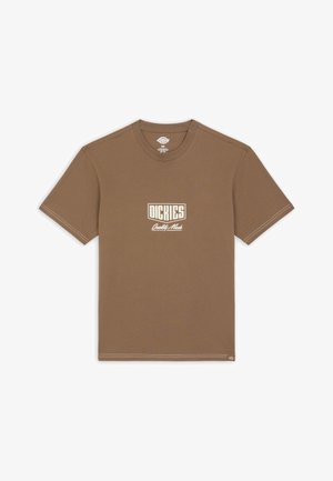 Bruine katoenen t-shirt met korte mouwen. Voorzien van een wit gedrukt logo "DICKIES" en "Quality Made" in het midden. Standaard ronde hals ontwerp.