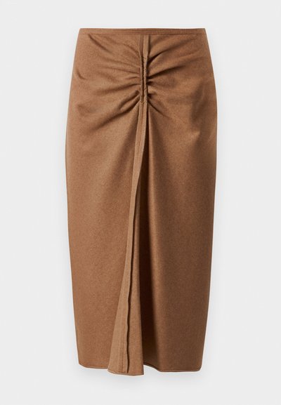 Brahk MIDI krilo z mehko teksturo, ki ima bočne naborke in sprednji razporek. Preprost dizajn z gladkim zaključkom in brez okrasja.