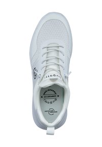 Weißer Sportschuh mit einem Obermaterial aus Mesh, Schnürverschluss, gepolstertem Kragen und herausnehmbarer Innensohle. Mit Logo an der Seite und einer strukturierten Zehenkappe.