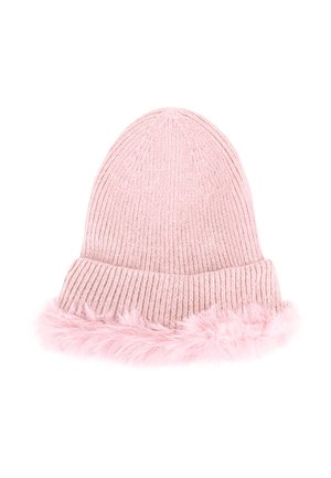 Beanie rosa lavorato a maglia con una texture a coste e un morbido bordo in pelliccia sintetica nella parte inferiore. Il tessuto sembra caldo e accogliente.