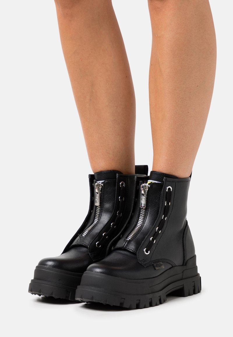 Buffalo Stivaletti con plateau - black