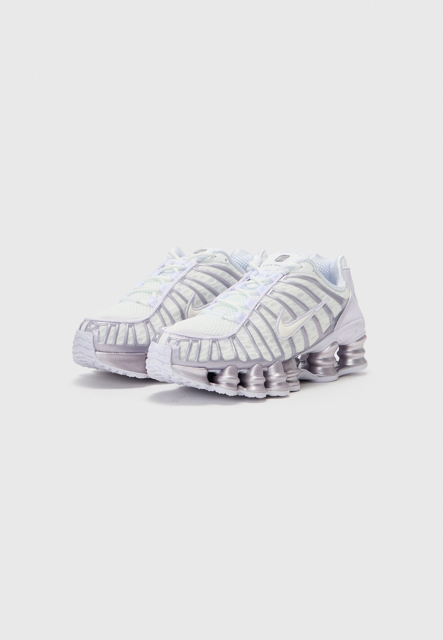 nike shox 12 springs