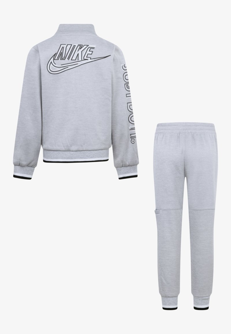 Nike Sportswear FUTURA PROPUS SET Pantalon classique light
