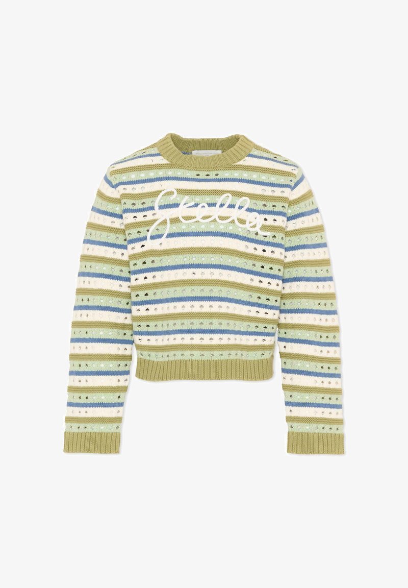 Maglione a righe verdi, crema e blu con piccoli dettagli a occhiello e la scritta "Stella" in corsivo bianco sul petto.