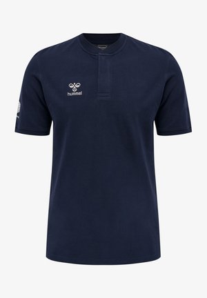 Dunkelblaues Poloshirt mit Knopfkragen, kurzen Ärmeln und einem Hummel-Logo auf der Brust. Hergestellt aus einem glatten Stoff mit strukturierter Oberfläche.