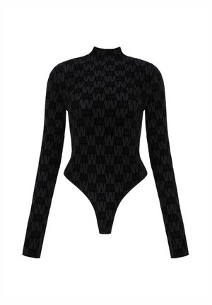 Body negro de manga larga con cuello alto y diseño sutil de patrón oscuro "W" en toda la tela.